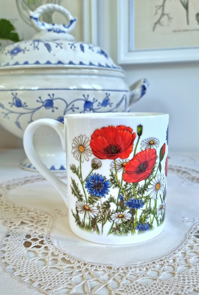 FILIŻANKA PORCELANOWA 230 ML - PIĘKNE POLNE KWIATY FILIŻANKA PORCELANOWA 230 ML - PIĘKNE POLNE KWIATY
